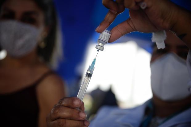 Veja onde encontrar vacina contra covid-19, gripe e sarampo nesta quarta-feira em Porto Alegre Mateus Bruxel / Agencia RBS/Agencia RBS
