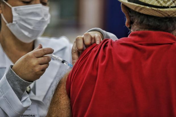 Com reforço ampliado para maiores de 50 anos, veja como será a vacinação contra gripe e covid-19 nesta terça-feira em Porto Alegre Lauro Alves / Agencia RBS/Agencia RBS