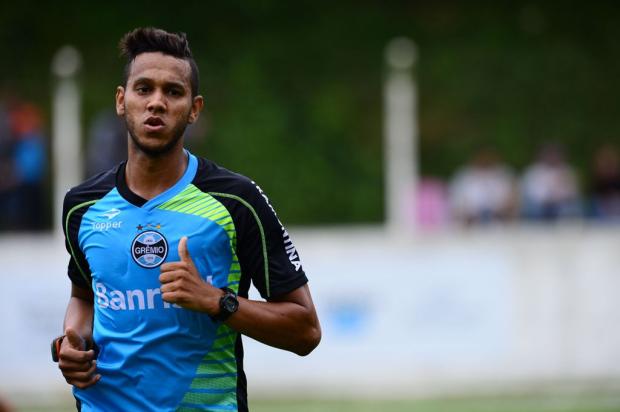 Nunca fez nada, zero trabalho - Souza detona Renato Gaúcho e diz que foi perseguido por sua religião