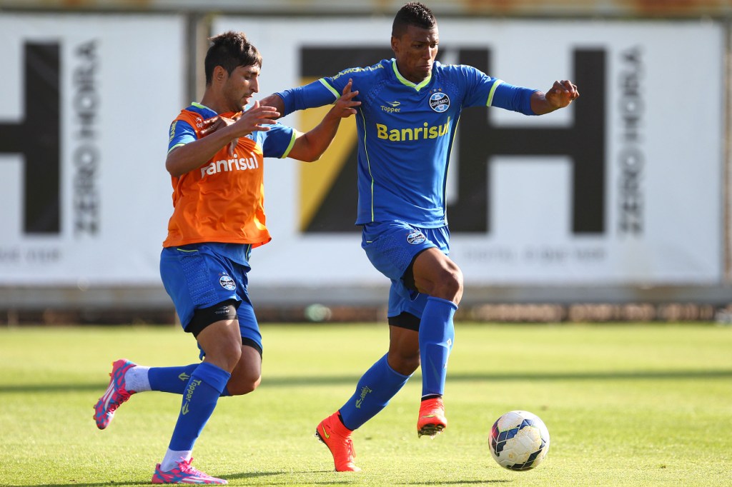 Felipão encaminha time com retorno de Walace e Pará para enfrentar o Cruzeiro