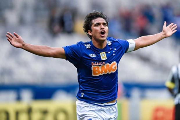 Romildo Bolzan Jr. diz que irá avaliar retorno de Marcelo Moreno ao Grêmio