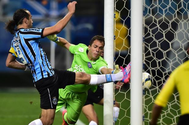 Barcos marca, Grêmio vence o Bahia e fica a quatro pontos do G-4