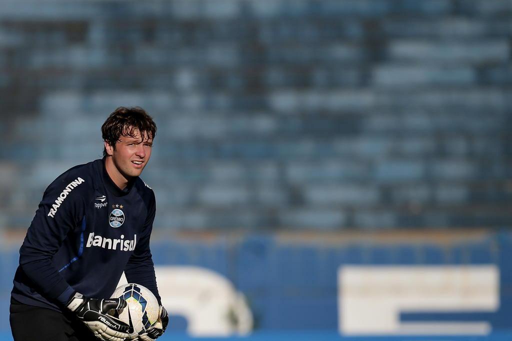 Com chance a Tiago Machowski no gol, Grêmio encara o Sport na Arena