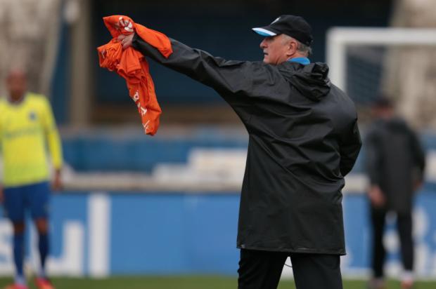 Treino do Grêmio tem volta de Grohe e ausência de Rhodolfo