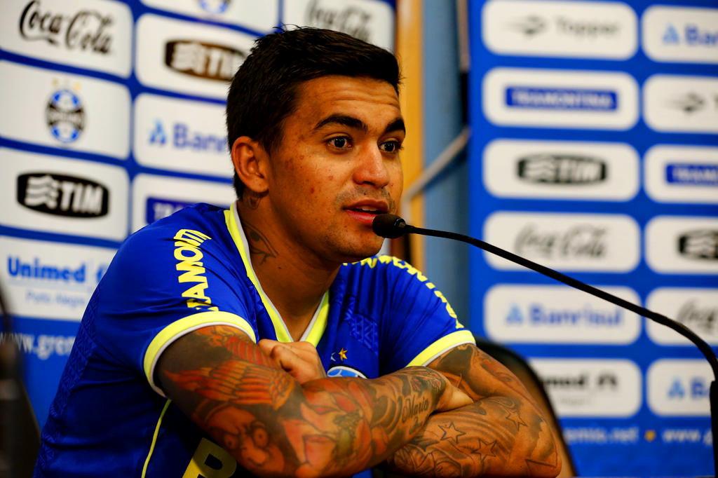 Wianey Carlet: Grêmio terá de encontrar solução para contratar Dudu