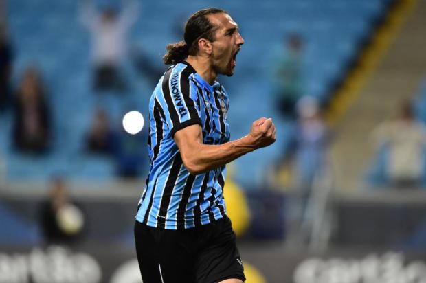 Grêmio pode faturar até R$ 18 milhões com venda de Barcos