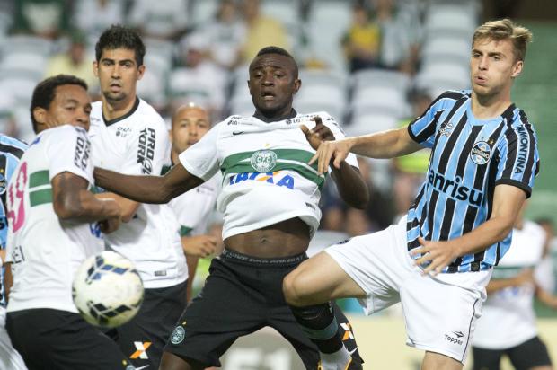 Grêmio empata em 1 a 1 com o Coritiba no Paraná