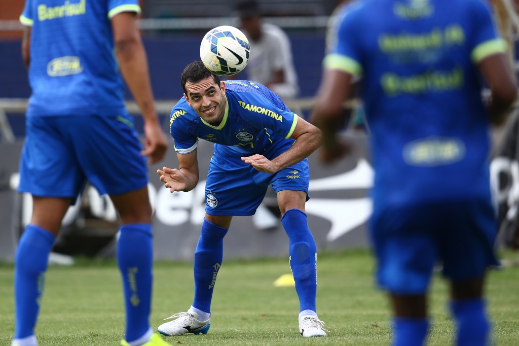 Em treino aberto, Rhodolfo e Alán Ruiz se destacam e podem aparecer no Gre-Nal