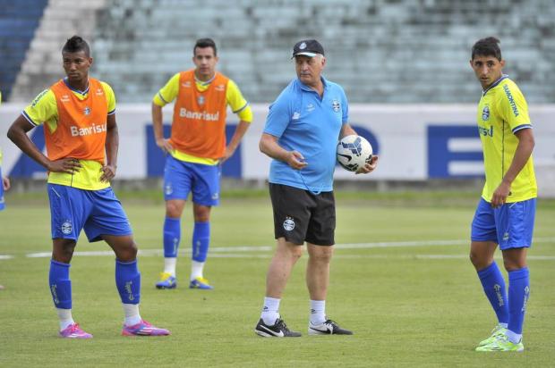 Torcedores gremistas lamentam mudança do local de treino nas redes sociais