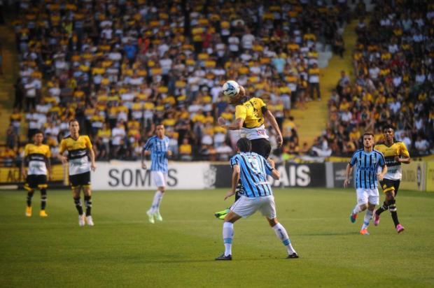 Dudu faz jogo perfeito e turbina Grêmio no G-4