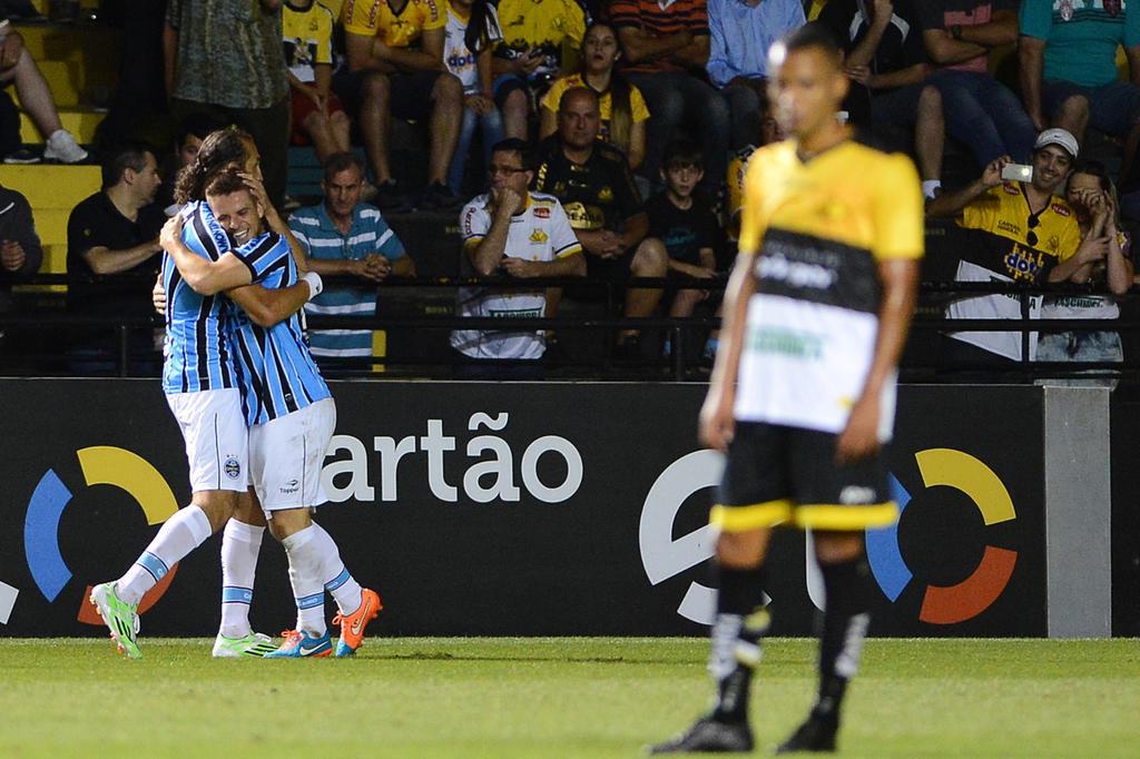 Grêmio é denunciado no STJD e pode perder até 10 mandos de campo