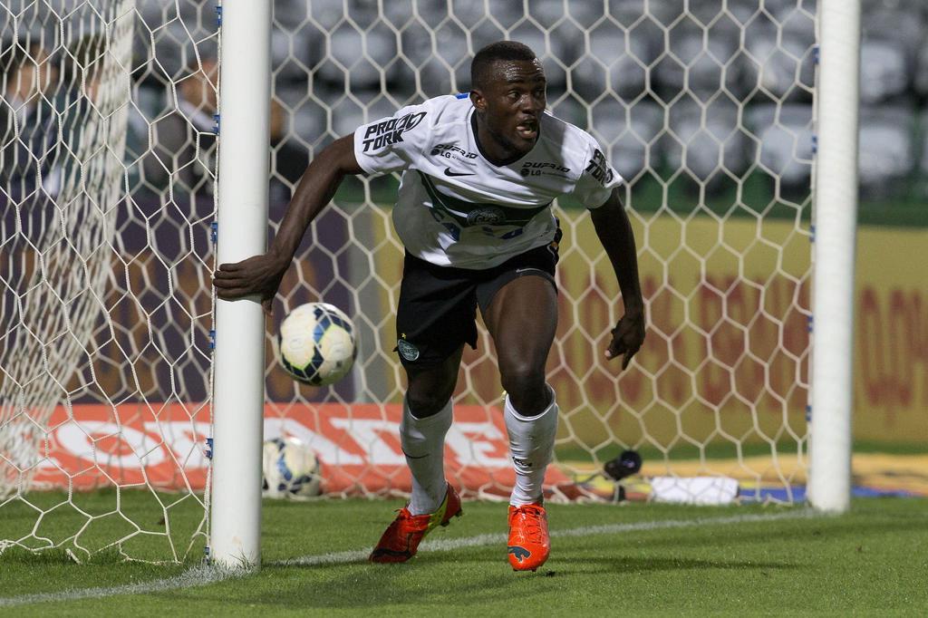 Grêmio tenta a contratação de Joel, destaque do Coritiba no Brasileirão