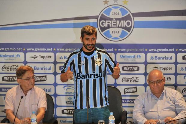 Coluna do Cacalo: Douglas, um meia armador