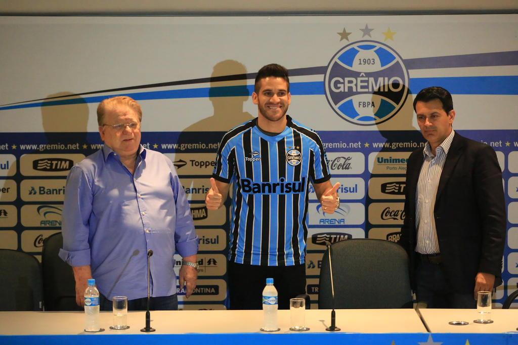 Novo lateral-esquerdo do Grêmio, Marcelo Oliveira agradece a Celso Roth: