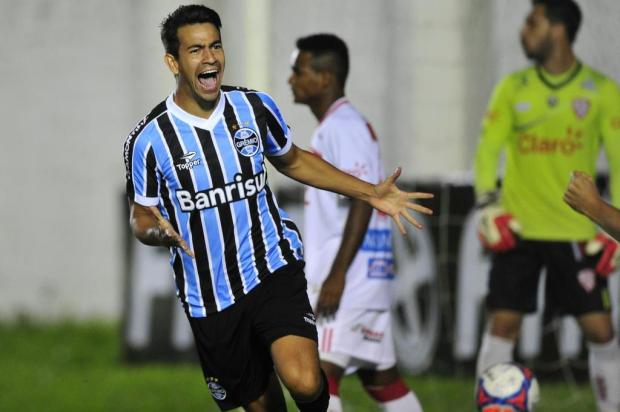 Saimon será liberado pelo Grêmio e deve fechar com o Vitória