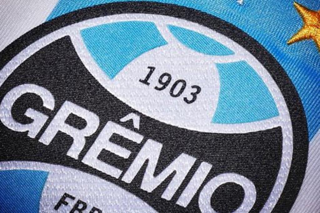 Quebra-cabeça: navegue por detalhes do novo uniforme do Grêmio