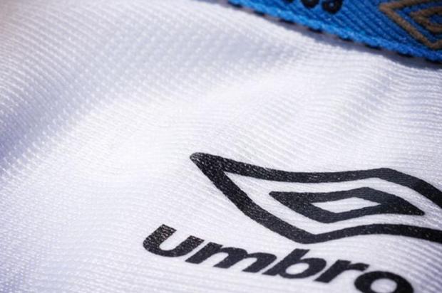 Em dois novos detalhes, Umbro aumenta suspense sobre uniforme do Grêmio