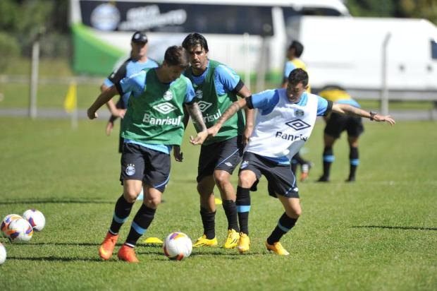 Felipão surpreende e escala Galhardo na meia; Lincoln fica na reserva