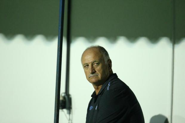 Felipão admite preocupação após derrota: Apanha para depois reagir