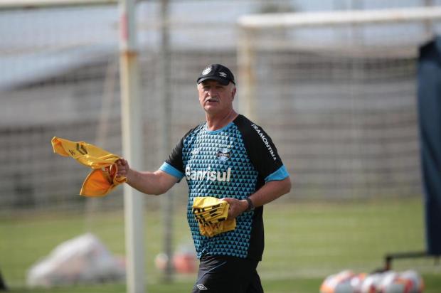 Wianey Carlet: já passou a hora de o Grêmio recuperar a garra