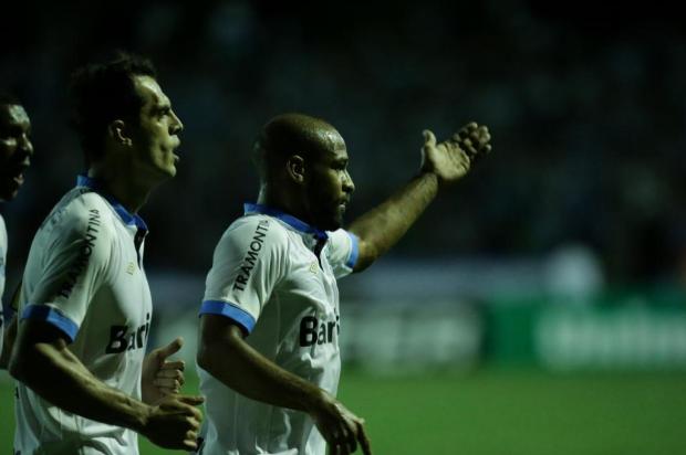 Após conversas, Fellipe Bastos exalta mudança de atitude do Grêmio