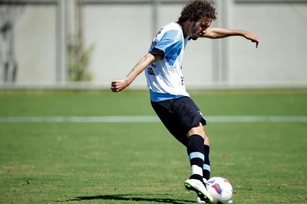 Fora do próximo confronto, Galhardo projeta grande ano para o Grêmio