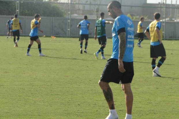 Sem revelar time, Grêmio treina com a presença de Braian Rodríguez