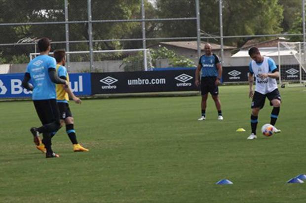 À espera da estreia, Cristian Rodríguez e Maicon treinam no CT