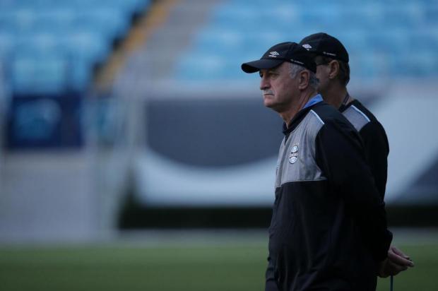 Coluna do Cacalo: Felipão tem fartura de jogadores do meio para a frente
