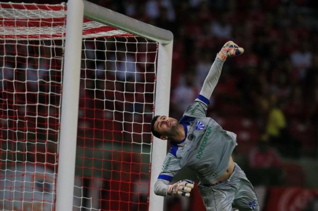 Diretor de futebol fala sobre goleiro Bruno Grassi: Ele quer jogar no Grêmio