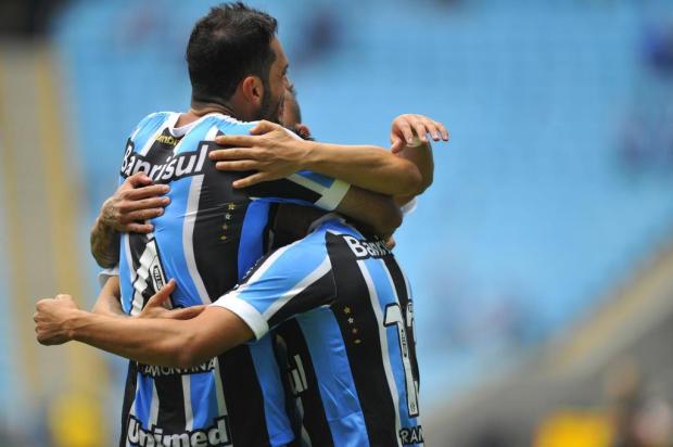 Estamos buscando dois atacantes, promete diretor de futebol do Grêmio