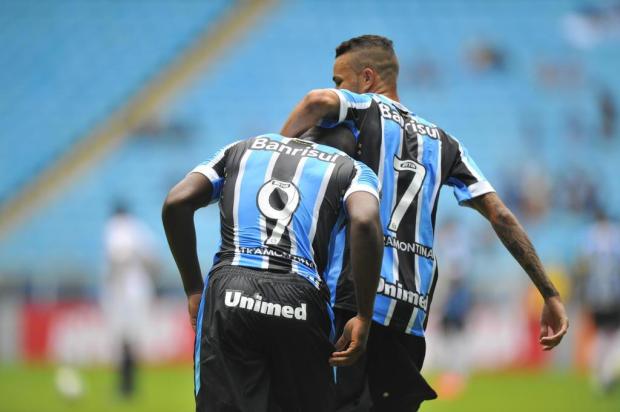Sem centroavante, Grêmio pode ter Luan como falso 9 contra o CRB