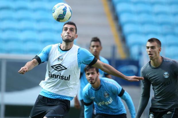 Com lesão na coxa, Rhodolfo será reavaliado para voltar aos treinos