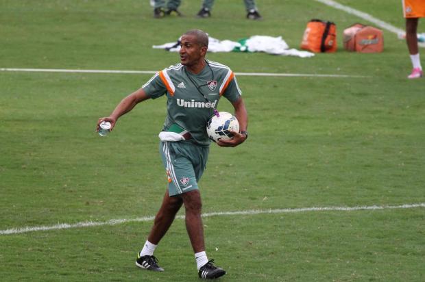 Comissão técnica e salário podem emperrar acerto entre Grêmio e Cristóvão
