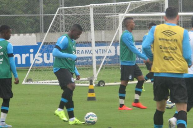Em treino forte, Roger não dá indícios de time titular para o sábado