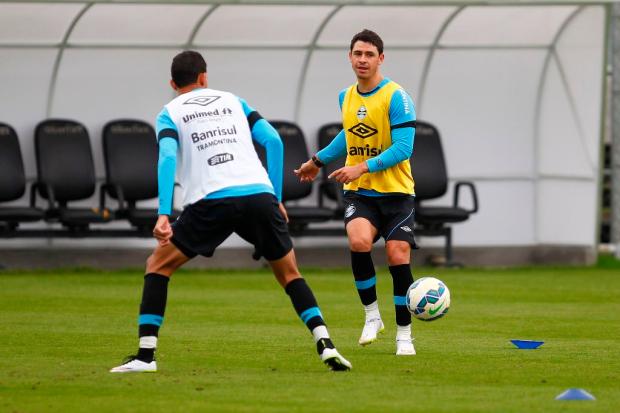 Em mais um treino sem coletivo, Giuliano ressalta preparação física do Grêmio
