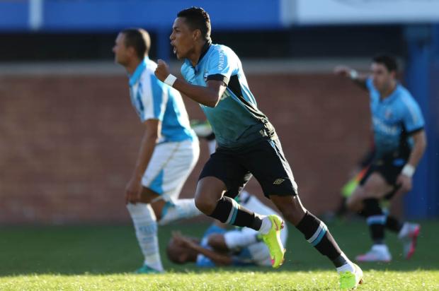 Grêmio vence o Avaí fora de casa e assume o terceiro lugar do Brasileirão
