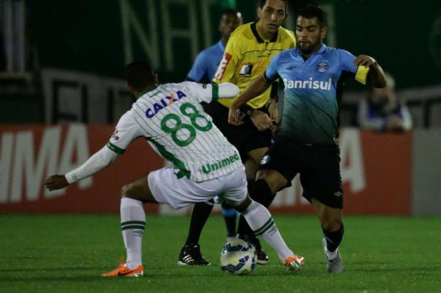 Grêmio perde para a Chapecoense e interrompe sequência de vitórias