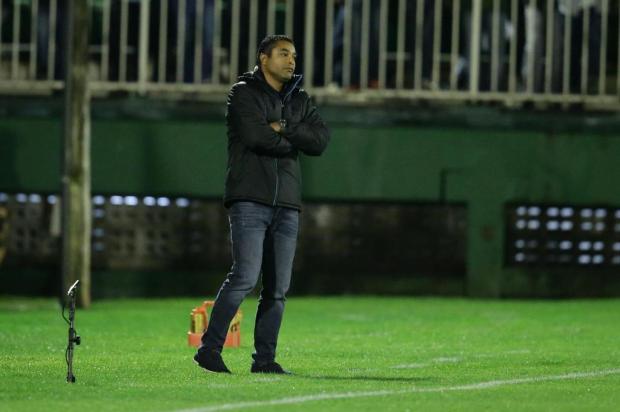 Roger vê bom desempenho do Grêmio e elogia Chapecoense