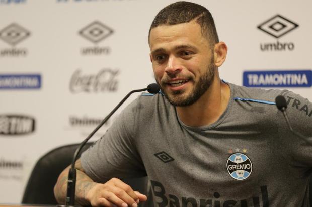 Vou levar o Roger no meu coração, diz Edinho após vitória sobre o Vasco