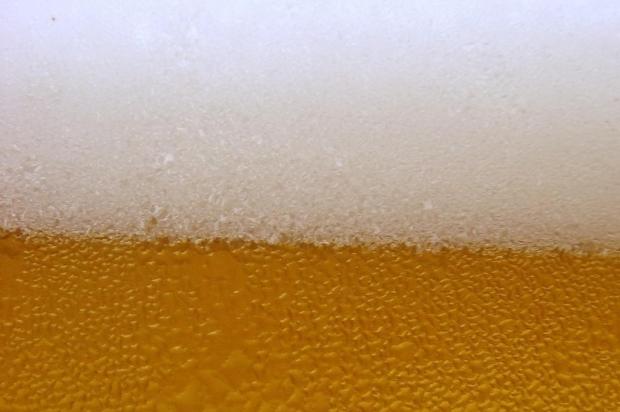 Luiz Zini Pires: Grêmio e Inter querem volta da cerveja aos estádios
