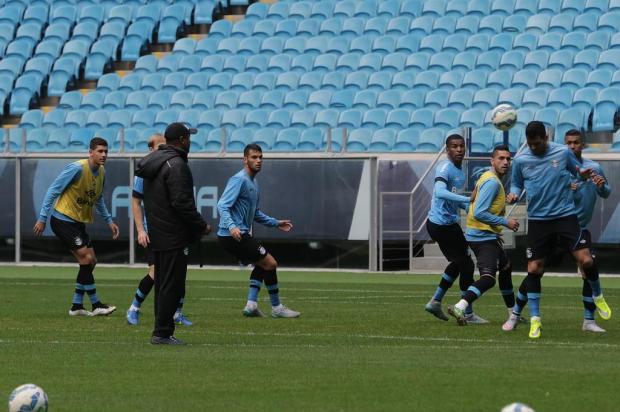 Roger se diz satisfeito com desempenho do Grêmio, mas garante grupo aberto a reforços
