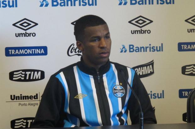 Erazo destaca ambiente de decisão contra o Fluminense: Vai ser pegado