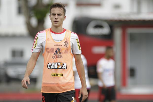 Flamengo libera retorno do zagueiro Bressan ao Grêmio