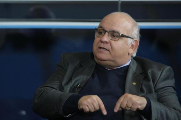 Wianey Carlet: Romildo administra o Grêmio com leveza e determinação