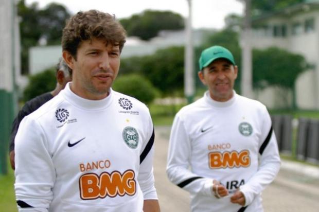 O Coritiba deveria priorizar o Brasileirão, afirma Tcheco