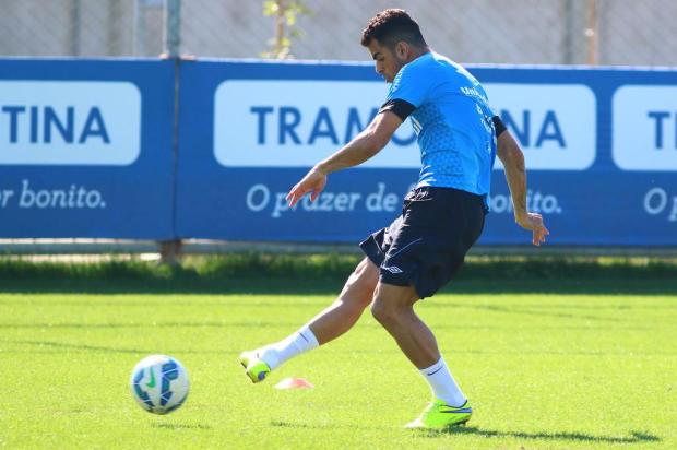 Maicon tem lesão muscular confirmada e deve desfalcar Grêmio por duas semanas