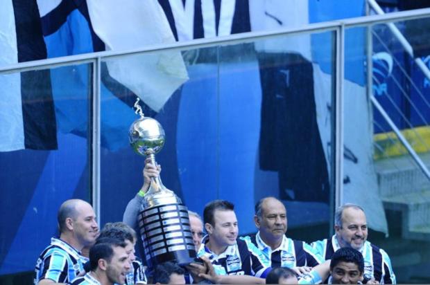 Jantar em comemoração aos 20 anos do bi da Libertadores reunirá ex-atletas gremistas e torcedores
