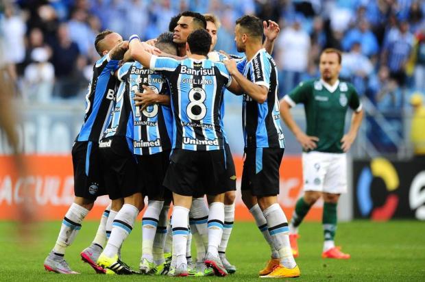 Grêmio vira em cima do Goiás e volta a encostar no Atlético-MG