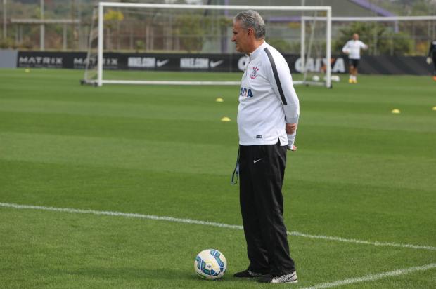 Tite elogia Roger e compara o atual trabalho no Grêmio com o de 2001